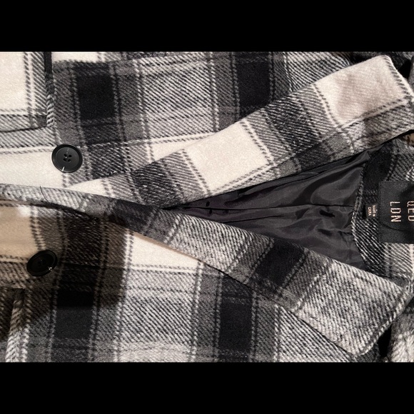 Plaid long coat! - Picture 3 of 4